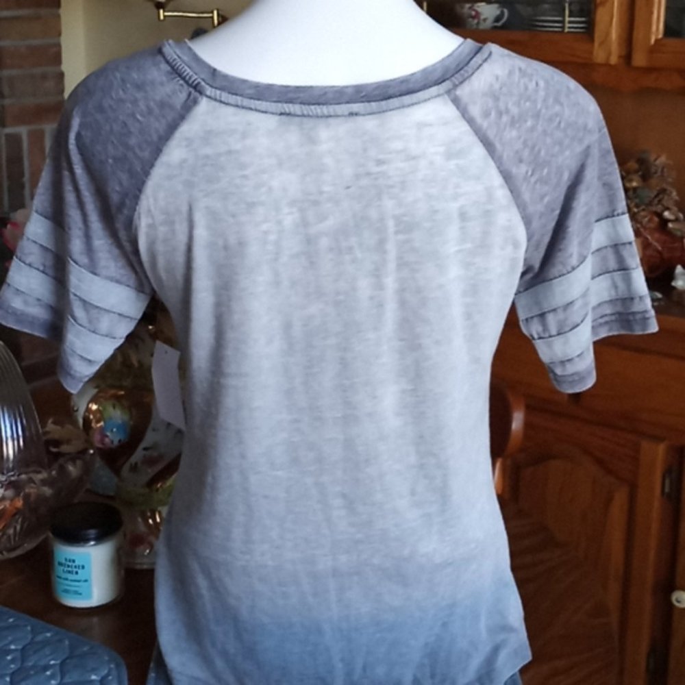 Love More Raglan Tee - Picture 5 of 7